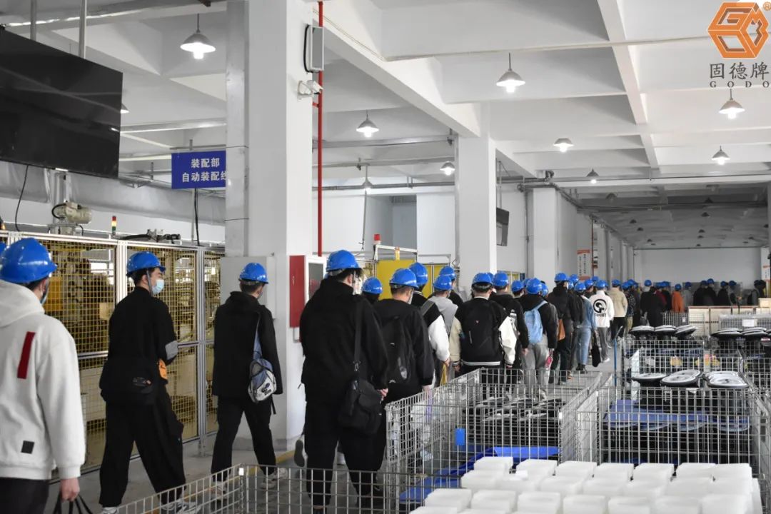 1701400289-8138.jpg 1701400289-8138.jpg