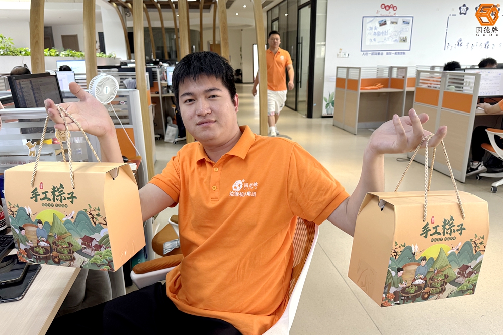 2b70005b-931e-4e16-99a3-7ce5d7779030